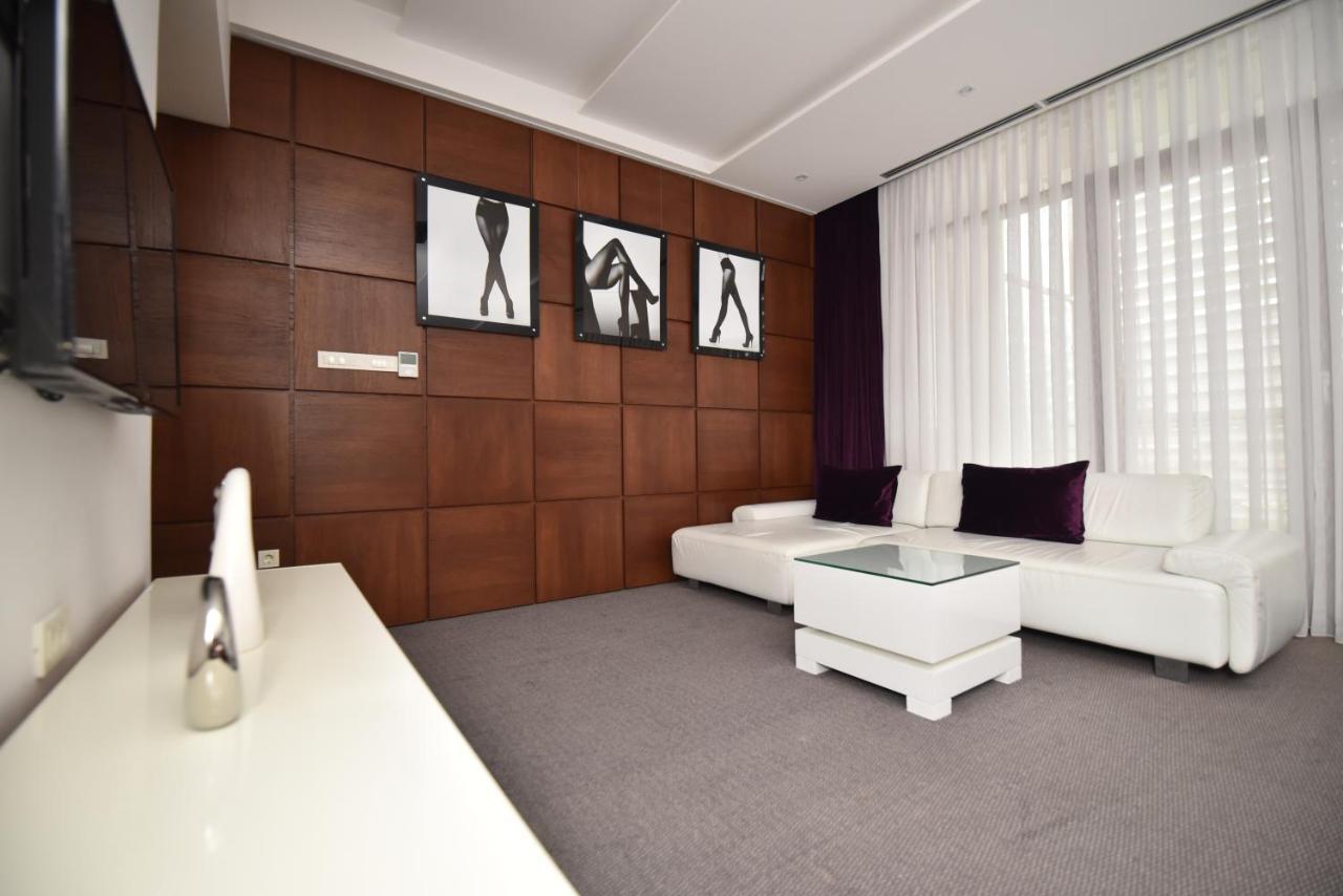 Sesto Senso Otel Trebin Dış mekan fotoğraf
