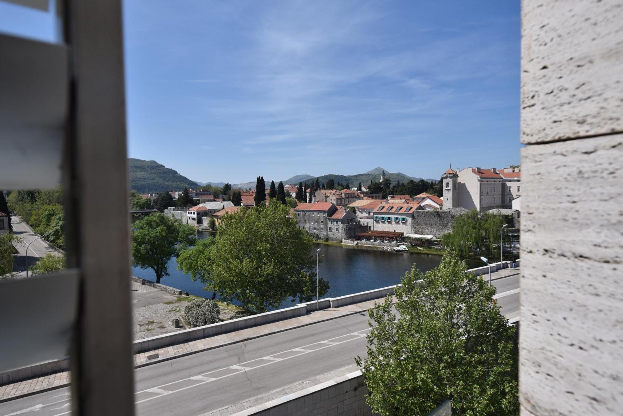 Sesto Senso Otel Trebin Dış mekan fotoğraf