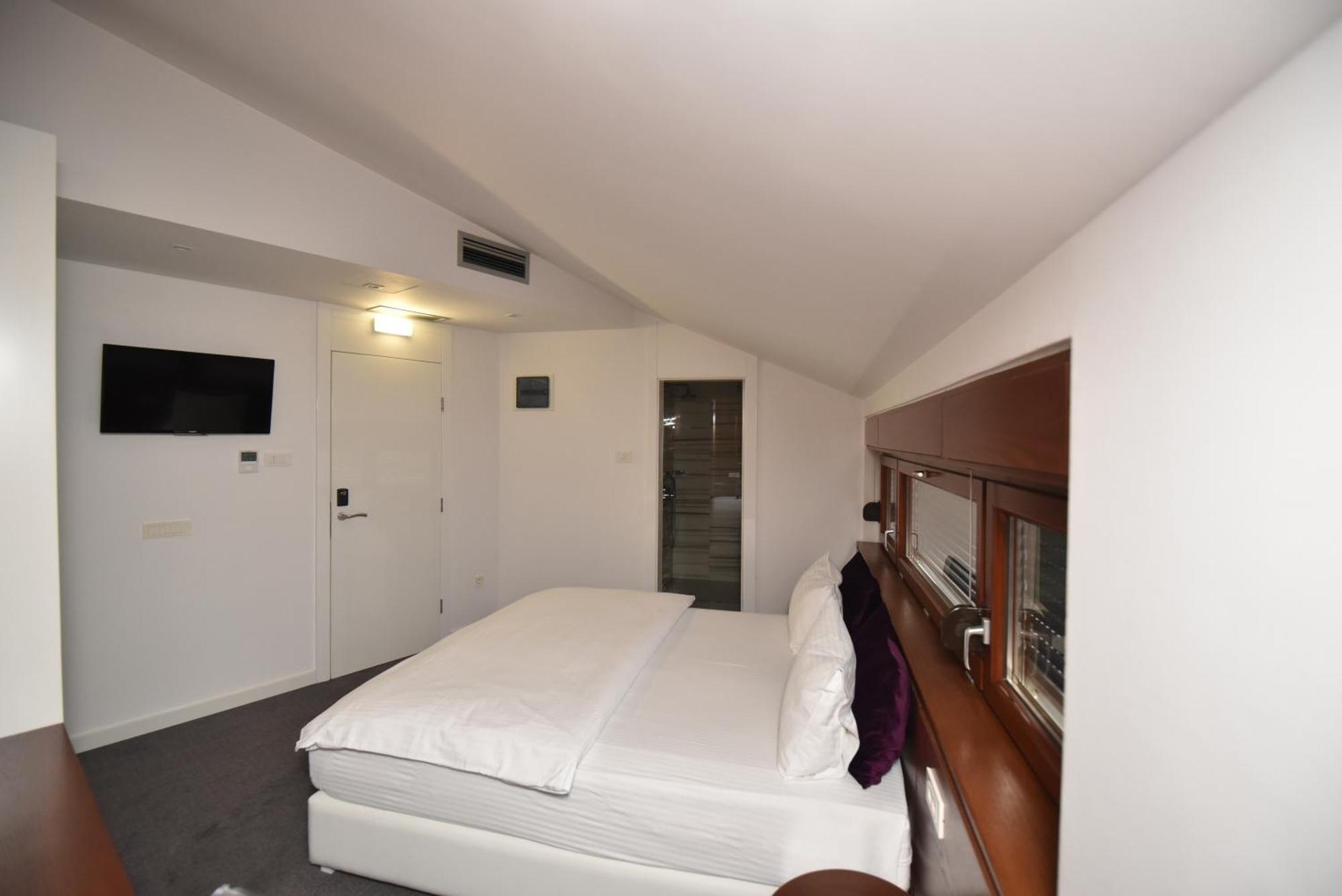 Sesto Senso Otel Trebin Dış mekan fotoğraf