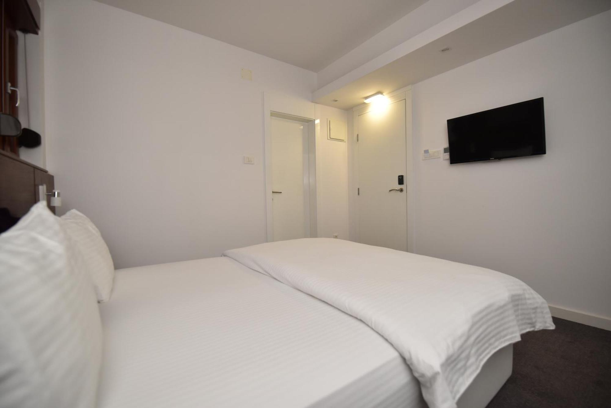 Sesto Senso Otel Trebin Dış mekan fotoğraf