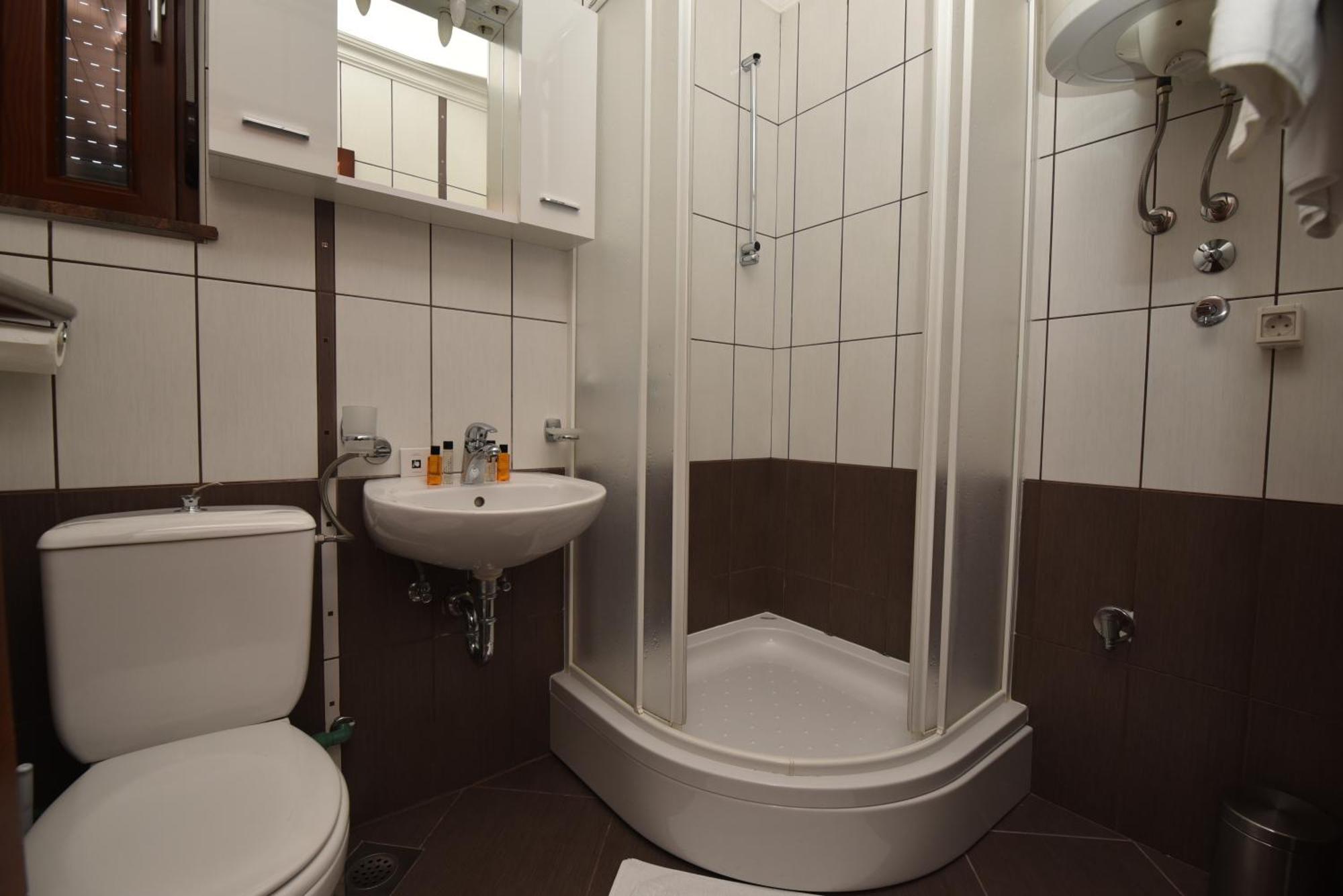 Sesto Senso Otel Trebin Dış mekan fotoğraf