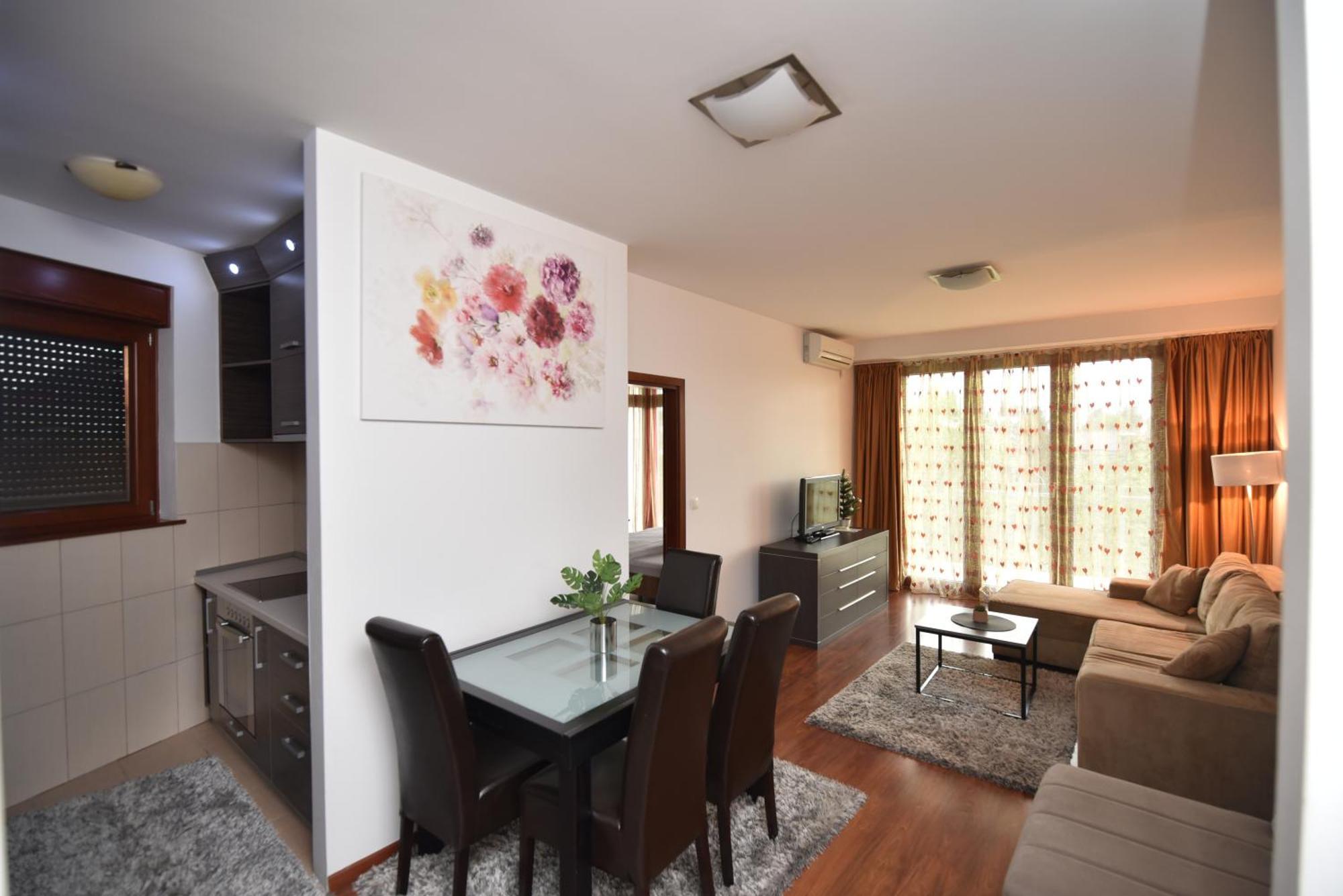 Sesto Senso Otel Trebin Dış mekan fotoğraf
